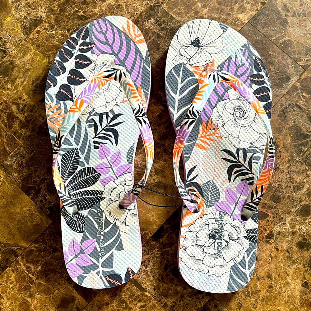 Vera Bradley flip flops M
